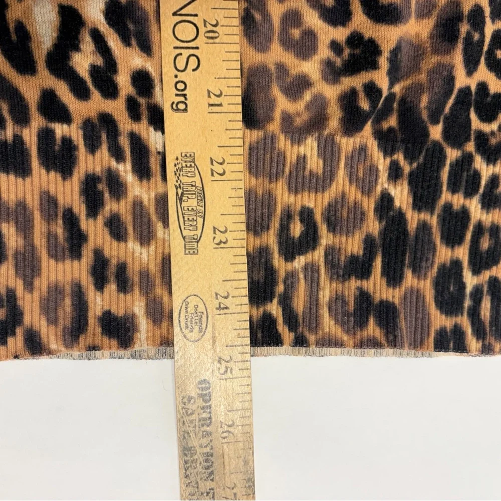 Express 100% Cotton Leopard Print V-Neck Sweater Cheetah Knit Long-Sleeve M EUC